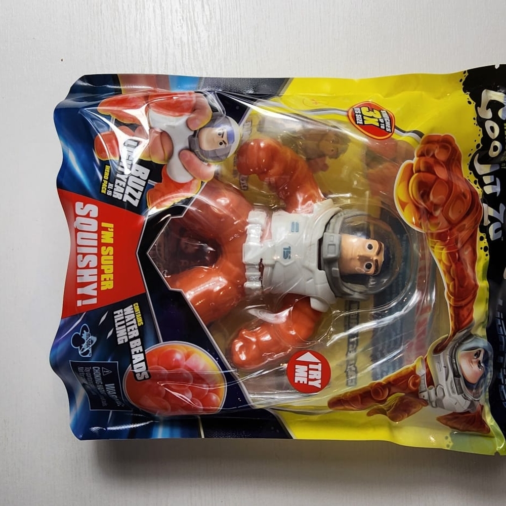 Buzz Lightyear Action Figure - Picture 3 of 3